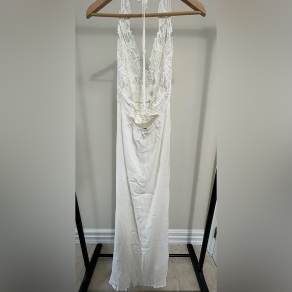 Forever 21 Women’s White Boho Maxi Dress - Picture 2 of 8